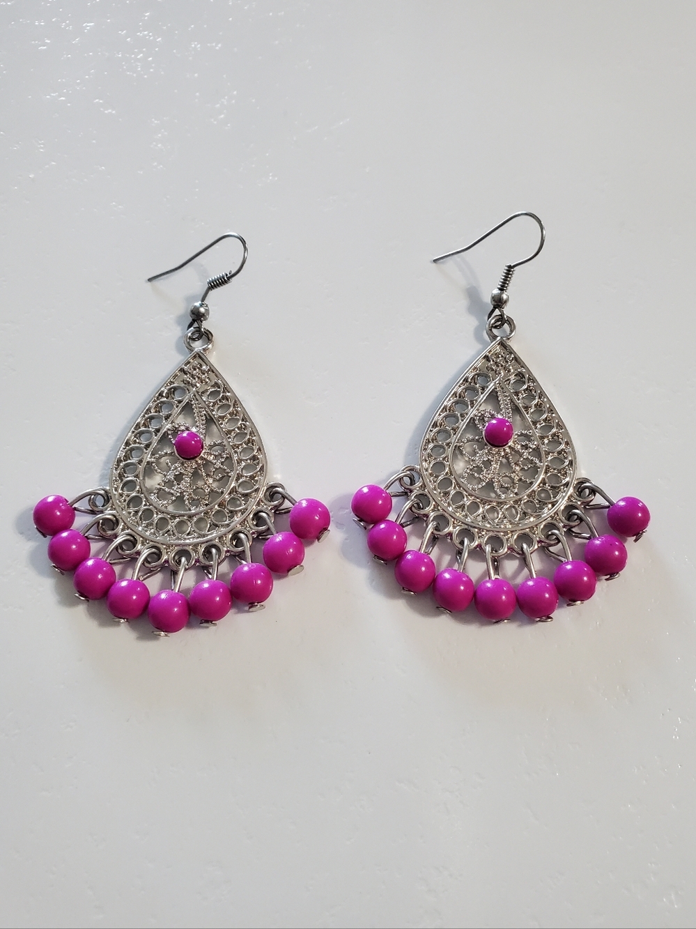 Silver Tone Pink Bead Earrings 💥3 for $12💥
